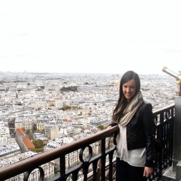 Meet your Posher, Emily - Picture 1 of 1